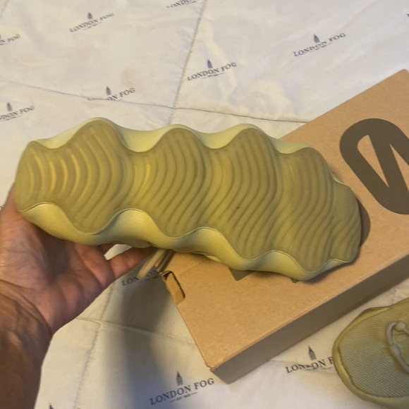 Yeezy Resin 450 Sneakers - Picture 3 of 7